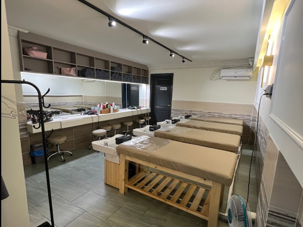 Barbershop in Vietnam: More Than a Haircut (A Complete Guide)