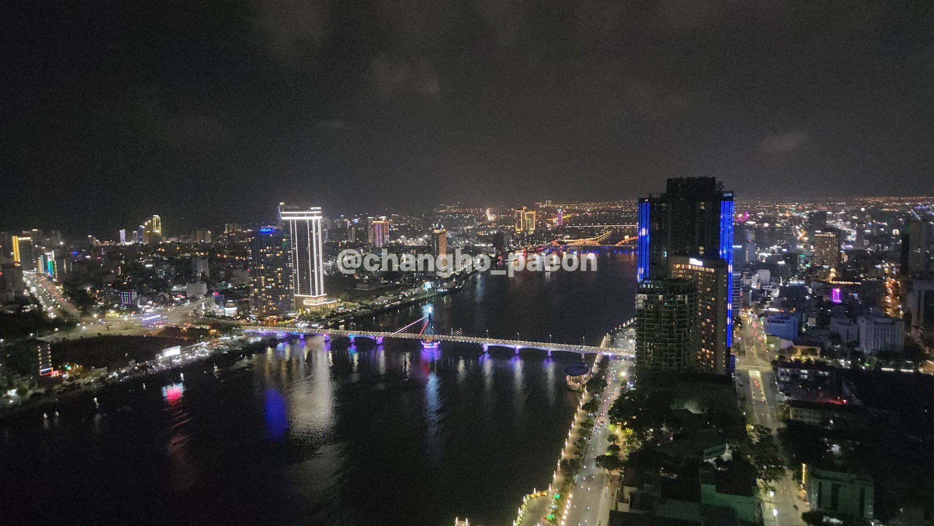 Da Nang Han River Bridge view
