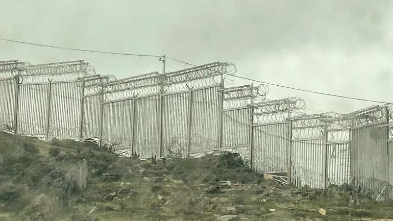 The border fence between Vietnam and China