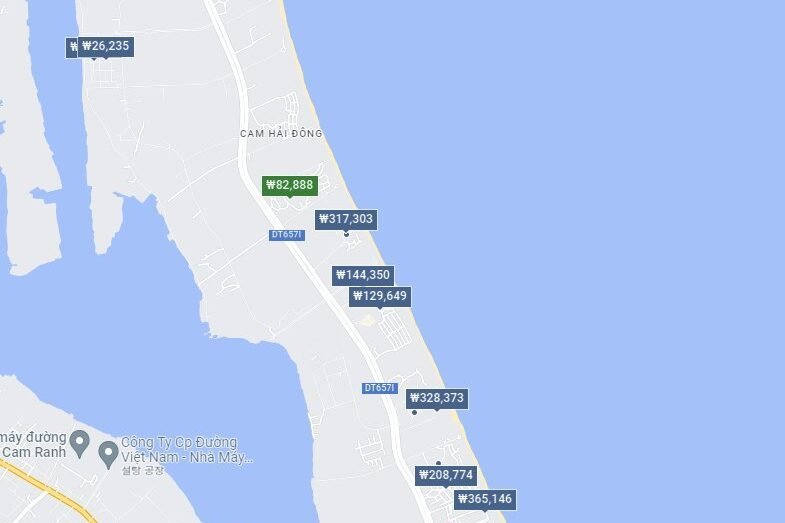 Resorts along Bai Dai Long Beach in Cam Hai Dong Nha Trang